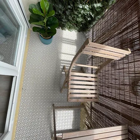 Avec Terrasse Proche Metro 11, Dans Calme, Equipe Apartment *